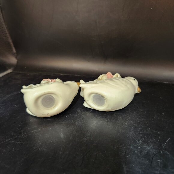 Chick's With Roses Salt & Pepper Shakers Vintage Porcelain White Birds Easter - Picture 4 of 4